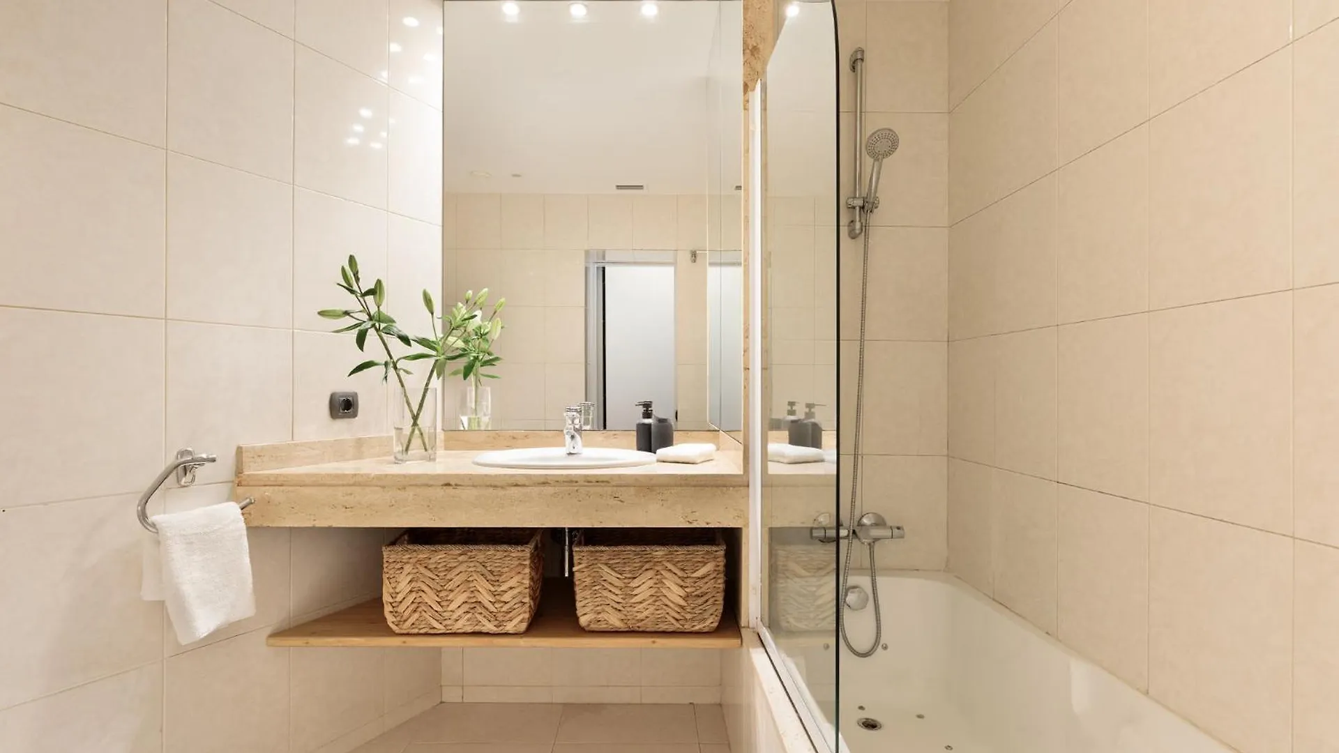 Enjoy Apartments La Riera Principal Barcelona 0*,
